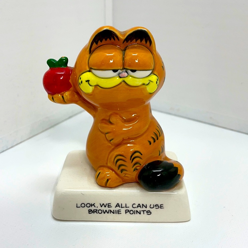 Vintage Enesco Garfield "Look We Can All Use Some Brownie Points" Figurine
